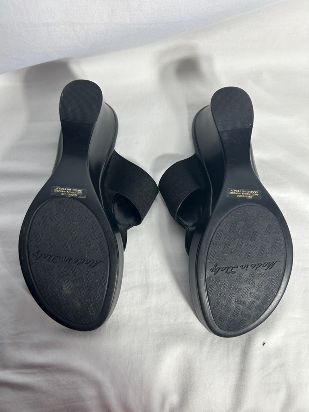 Italian Shoemakers Black Rhinestone Wedge Thong Sandals, Size 7 1/2 - Picture 7 of 7